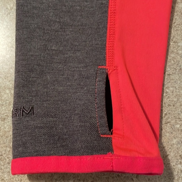 Under Armour Women’s Cold Gear Storm Full Zip Hoodie size Medium - Picture 5 of 6